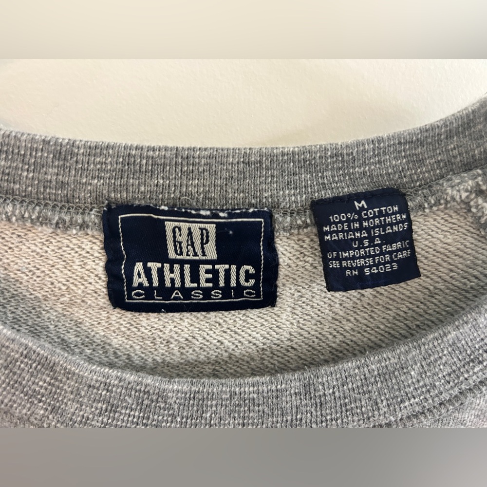 Vintage GAP Athletic Classic Sweatshirt with Football Patch. Heavyweight - M - Picture 2 of 3
